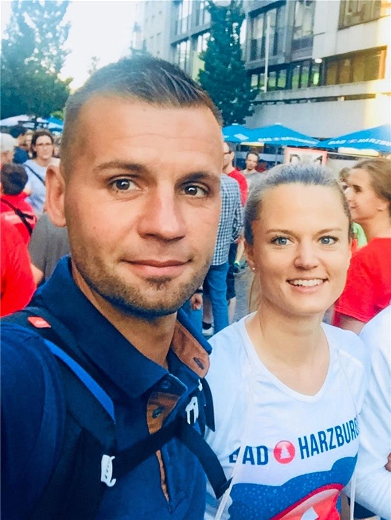 Karateka Patrick Olszewski (li.) vom JKCS Goslar und Ausdauerläuferin Sandra Klementz vom LAV 07 Bad Harzburg starten bei den European Masters Games.  Foto: Privat
