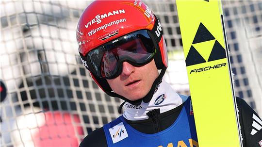 Karl Geiger hat kaum noch Chancen auf die Qualifikation für die Winterspiele. (Archivbild)