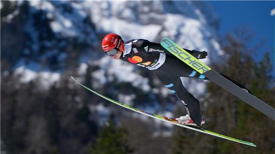 Karl Geiger konnte nur im ersten Durchgang des Teamwettbewerbs überzeugen.