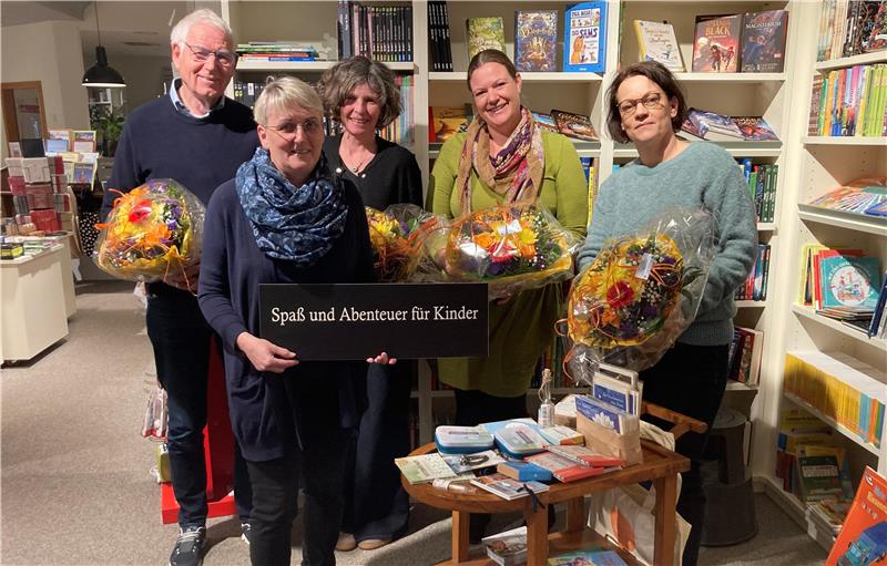 Eine Woche lang Live-Literatur für Bad Harzburgs Nachwuchs Karl-Heinz Krückert (v.l.), Andrea Haniak, Sonja Weber, Nadine Ludwig und Berit Nachtweyh organisieren die Jugendbuchwoche.