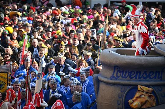 Karneval in Düsseldorf: «Für die regionale Wirtschaft ist der Karneval ein Lichtblick», sagt IW-Direktor Michael Hüther.