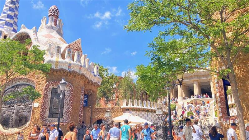 Katalonien erhöht Tourismusabgaben: bis zu 15 Euro pro Nacht Katalonien mit der Metropole Barcelona ist die meistbesuchte Region Spaniens. (Foto Archiv)