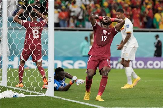 Katar ist als zweiter WM-Gastgeber nach Südafrika (2010) in der Vorrunde gescheitert.