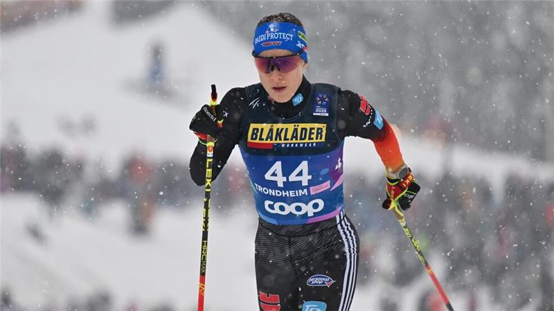 Katharina Hennig hat nach starkem Start eine Medaille verfehlt.