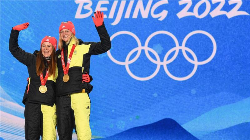 Doping: Langlauf-Olympiasiegerin Carl vor Olympia-Aus Katharina Hennig und Victoria Carl gewannen 2022 sensationell Olympia-Gold. (Archivfoto)