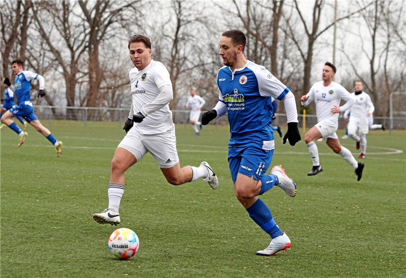 TSG Bad Harzburg: Gute Stimmung, aber große Personalsorgen Kay Petermann (li.) und die TSG Bad Harzburg starten am Sonntag in den zweiten Saisonabschnitt der Fußball-Landesliga. Den Auftakt macht die Partie bei der SVG Göttingen. Foto: Gietemann