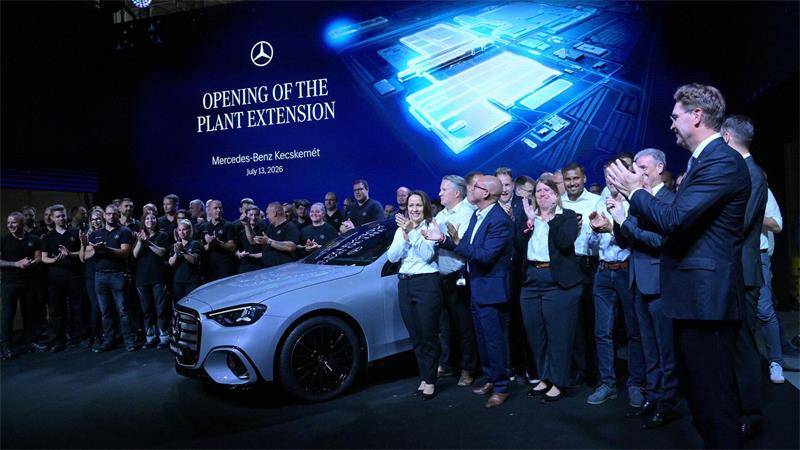 Kecskemét (Ungarn): Mehr Werk, neues E‑Modell – Mercedes-Benz eröffnet Erweiterung und zeigt elektrische C‑Klasse