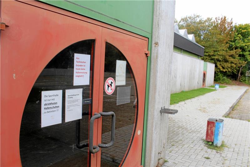 Kein Sport mehr in der Liebenburger Halle. Ein Schild an der Eingangstür nennt als Ursache„technische Gründe“.