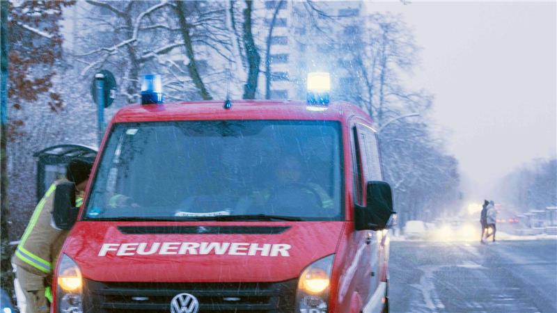 Keine Ampel, kein Licht,  Restaurants, Kioske, Tankstellen und Supermärkte sind verschlossen.