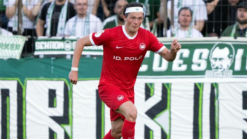 Keine Pfiffe in Hamburg: Wolfsburgs Fabian Reese. (Archivbild)