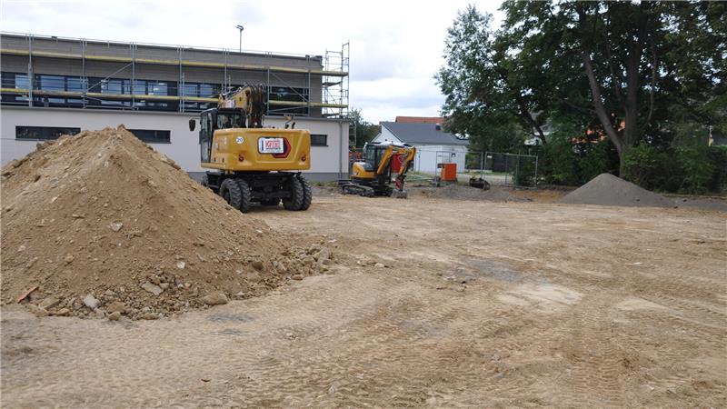 Keine Spur mehr vom Vorgänger: Die alte Halle ist dem Erdboden gleichgemacht.
