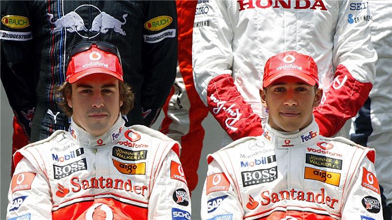 Keine besten Freunde - damals kostete ein Giftduell einem der McLaren-Fahrer die WM.