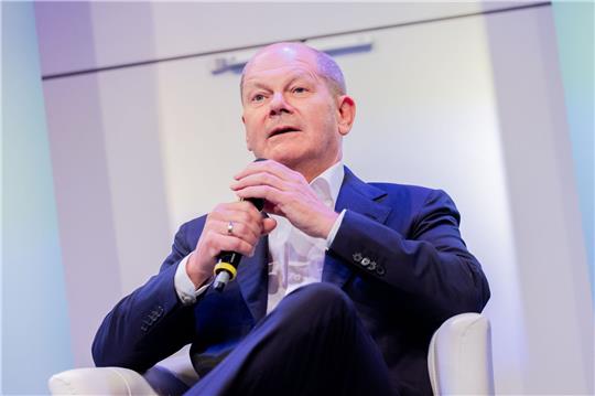 «Keine der Klebe-Aktionen hat irgendjemanden überzeugt», sagt Olaf Scholz.
