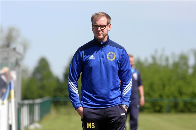 Keine guten Aussichten: Trainer Maximilan Schneider sieht eine neuerliche Niederlage der von ihm trainierten B-Junioren der TSG Bad Harzburg. Foto: GZ-Archiv