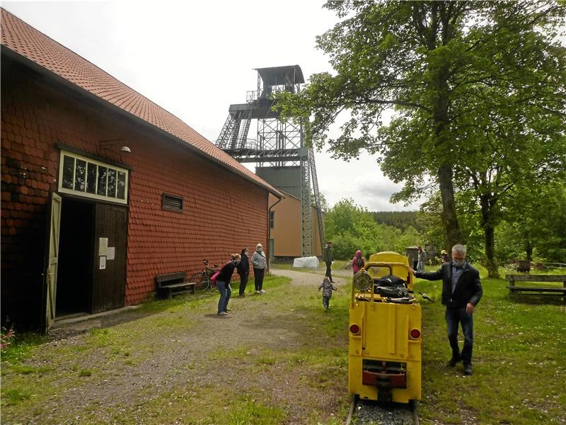 Keine touristische Massenveranstaltung: Beim diesjährigen Welterbetag werden die individuellen Bedürfnisse von Familien gestillt. Das Gelände rings um den Ottiliae-Schacht ist durch Spaziergänger gut besucht.  Fotos: Reiff