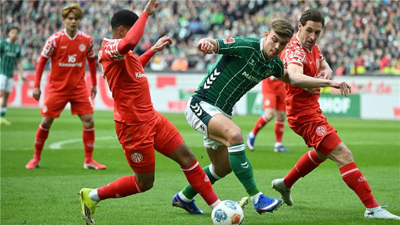 Keke Topp und Werder Bremen zeigten gegen Mainz eine ganz schwache Leistung.