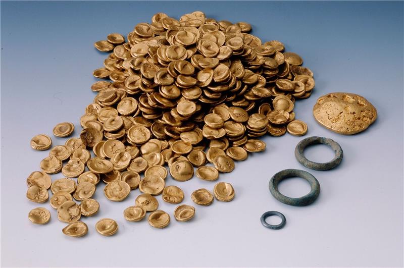 Kunstdiebstähle: Täter werden immer professioneller Keltische Goldmünzen. Der größte keltische Goldfund des 20. Jahrhunderts wurde 1999 bei Manching gefunden. Nun wurde der Goldschatz von Einbrechern gestohlen.