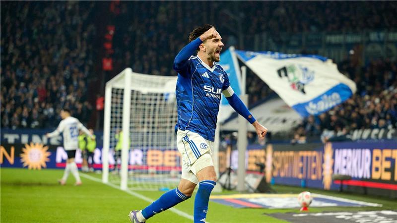 Kenan Karaman traf zum 1:1 für Schalke.