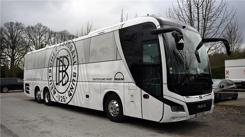 Kenneth Schuller beschäftigt sich in seiner Kolumne diesmal mit Mannschaftsbussen – hier der Mannschaftsbus der Deutschen Fußball-Nationalmannschaft.