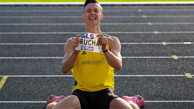 Kevin Brucha reagiert beim Weitsprung-Finale während der Deutschen Meisterschaft im Lohrheidestadion in Bochum.