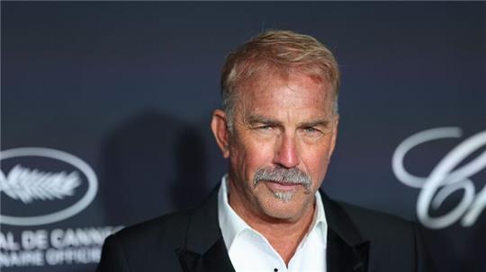 Kevin Costner bei den 77. Internationalen Filmfestspielen in Cannes.
