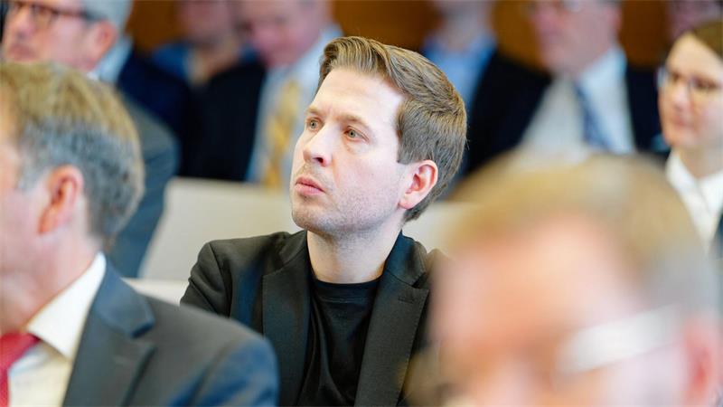 Kevin Kühnert kritisiert die Verschonung großer Betriebsvermögen.