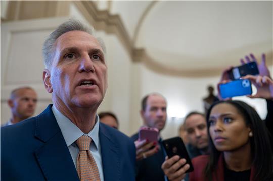 Kevin McCarthy - nach einem privaten Gespräch mit seinen republikanischen Kollegen im Kapitol.