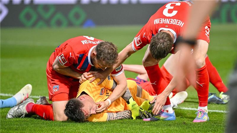 0:0 in Heidenheim: Bochums Abstieg rückt immer näher Kevin Müller musste lange behandelt werden.