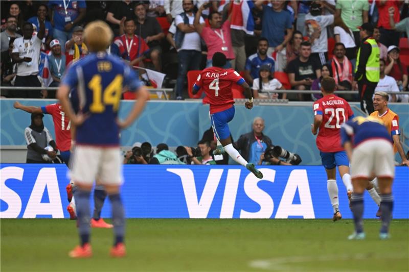 Costa Rica leistet DFB-Team Hilfe: „Wir leben noch” Keysher Fuller (M) hat das 1:0 für Costa Rica erzielt und bejubelt sein Tor.