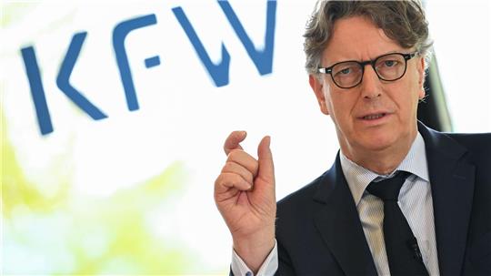 KfW-Vorstandschef Stefan Wintels kann starke Förderzahlen für 2025 vorweisen. (Archivbild)