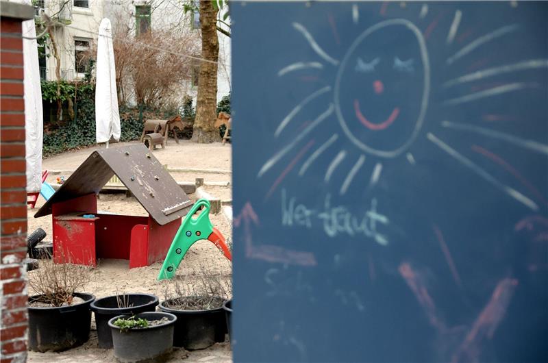 Kinder aus armen Familien bei Kita-Betreuung im Nachteil Kinder aus ärmeren und weniger gebildeten Familien sind bei der Vergabe von Kita-Plätzen nach wie vor benachteiligt. Das zeigt eine Studie.