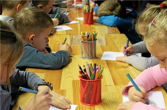 Kinder mit Verhaltenauffälligkeiten sind in Kitas keine Einzelfälle mehr. Auch der Umgang mit den Sorgeberechtigten ist wegen veränderter Erwartungshaltungen anders geworden. Eine neue Kita-Benutzungsordnung soll das berücksichtigen. Symbolfoto. Pixabay