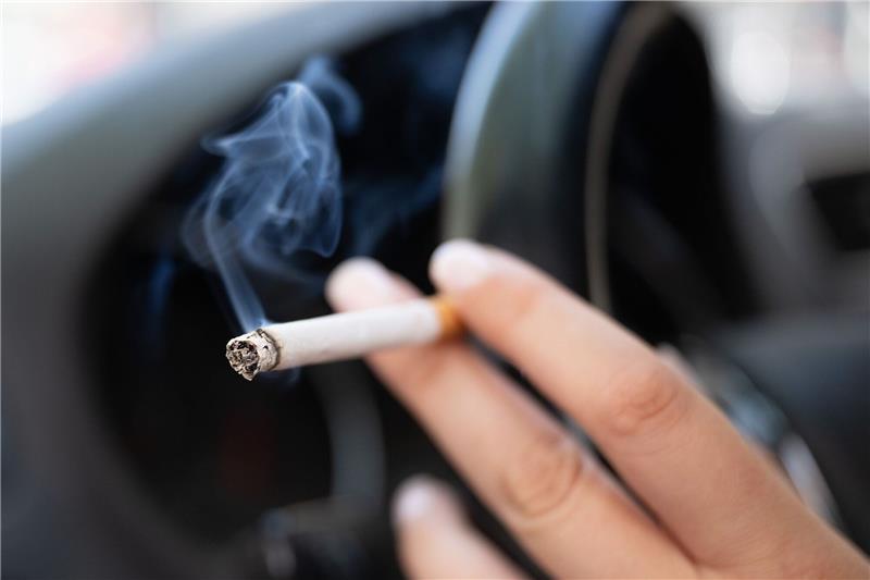 Kinderärzte kritisieren das Aus für das Rauchverbot im Auto.