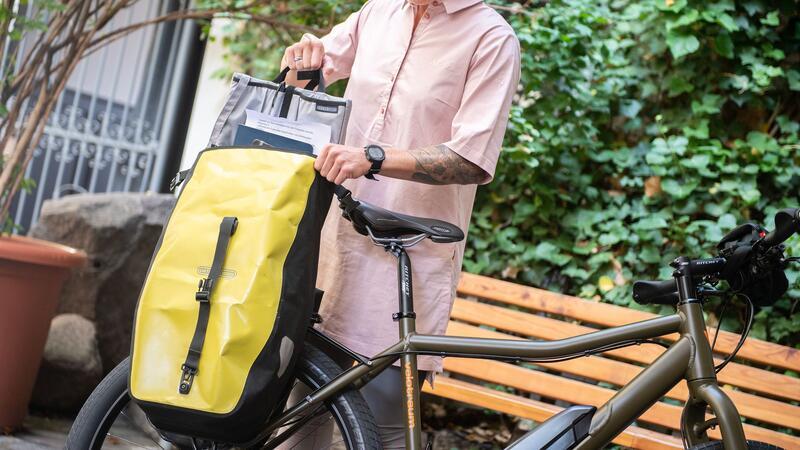 Fahrradtaschen für jede Tour: 8 Modelle im Überblick Klassiker für Ausflüge mit ordentlich Platz: Eine Fahrradtasche von Ortlieb.