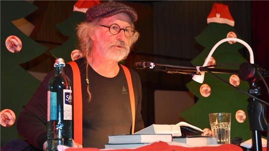 Klaus-Peter Wolf liest den Braunlagern aus seinen Werken vor.