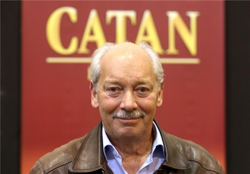 „Siedler von Catan”-Erfinder Klaus Teuber gestorben Klaus Teuber ist tot. Der Spieleerfinder ist im Alter von 70 Jahren gestorben.