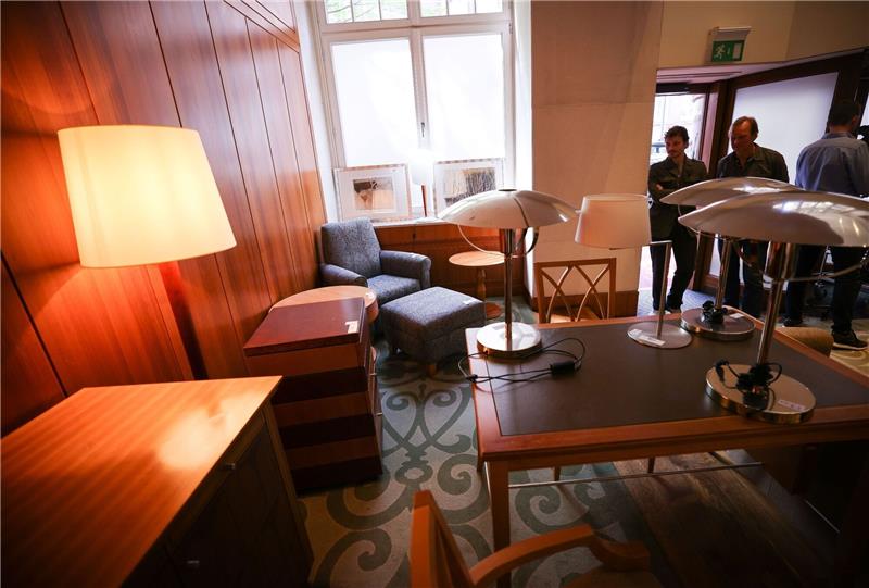 Hamburger Luxushotel verkauft Inventar Kleiderbügel, Nachttischlampen, Tresore: Die Liste der Verkaufsgegenstände im ehemaligen Luxushotel Levante ist lang.