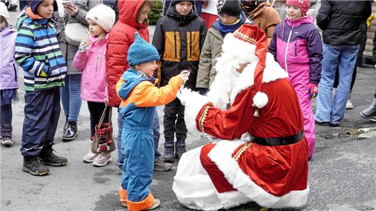 Kleine Geschenke für die Kinder gibt es auch an diesem Samstag wieder.