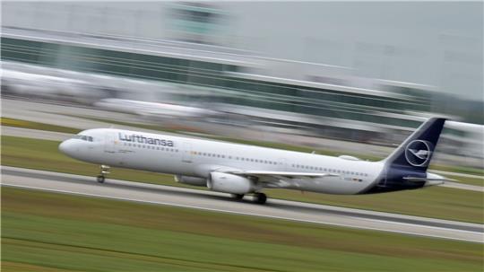 Klimaschutz ist auch für die Luftfahrtbranche ein entscheidendes Thema. (Archivbild) 