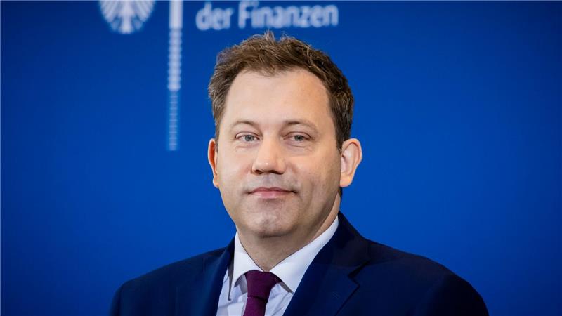 Steuerschätzung: Keine Entlastung für Klingbeils Haushalte Klingbeil sieht keine Chance für zusätzliche Wünsche seiner Kabinettskollegen.