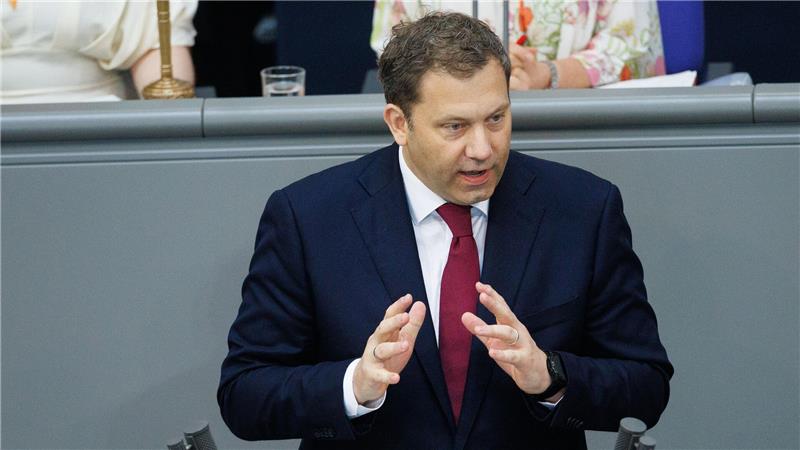 Klingbeil warb im Bundestag für sein Gesetz. 