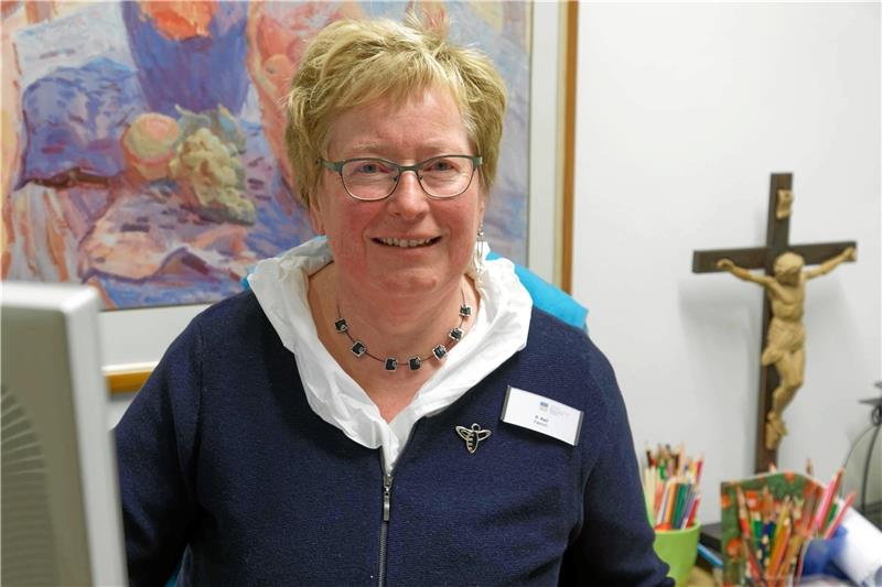 Klinikseelsorgerin Petra Keil ist im Rehazentrum Oberharz für Patienten aller Religionen und Konfessionen da und spürt, dass sie vielen Menschen helfen kann, die zu ihr kommen.  Foto: Hörseljau