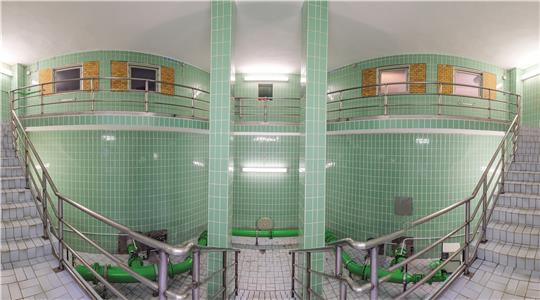 Klinisch rein: Der Innenraum des Hochbehälters für die Trinkwasserversorgung in Braunlage.  Fotos: Harz-Energie
