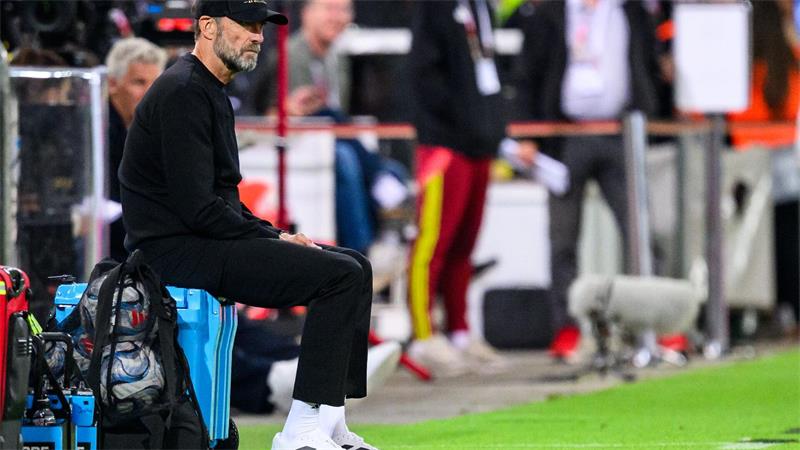 Klopp auf der Kiste: „Es gibt für mich keinen Grund, jetzt in Depression zu verfallen.“