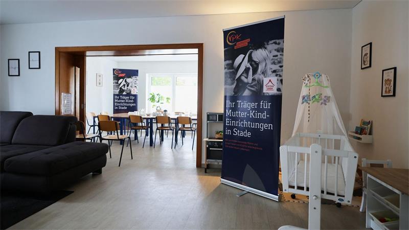 Tochter von Opfer übernimmt Stader Mutter-Kind-Haus Knapp vier Monate nach der schrecklichen Gewalttat wird das Mutter-Kind-Haus in Stade wieder eröffnet.