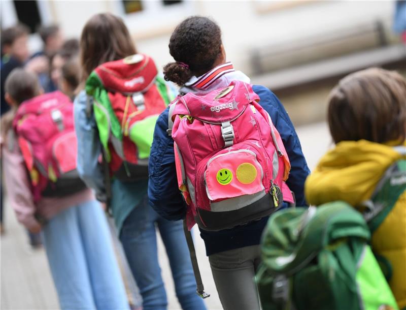Knapp zwei Millionen Kinder auf Bürgergeld angewiesen Knapp zwei Millionen Kinder sind in Deutschland auf Bürgergeld angewiesen.