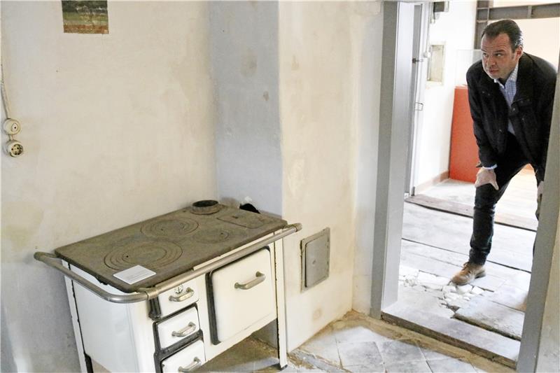Zu Gast beim Goslarer Bergmann Hans Blut Kochen wie in alten Zeiten: Ein kleiner Herd gehört zur sparsamen Einrichtung des Bergmannshauses. Fotos: Hartmann