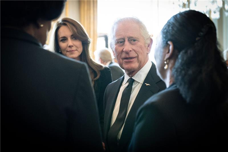 Nach Krankheitsfällen: Wer übernimmt nun bei den Royals? König Charles III. muss im Krankenhaus behandelt werden. Auch Prinzessin Kate fällt monatelang aus (Archivbild).