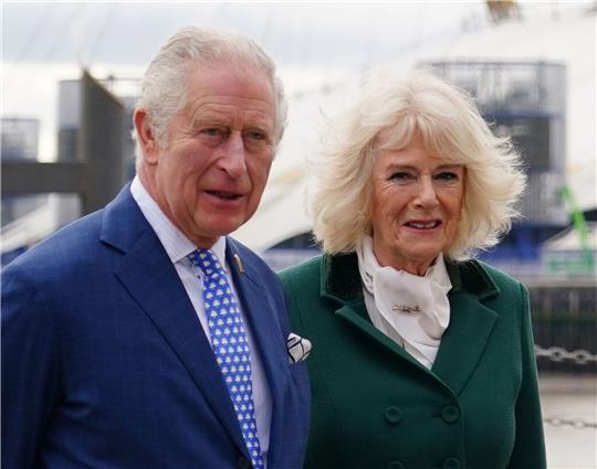 König Charles III. und Queen Camilla werden auch den Hamburger Hafen besuchen. Foto: dpa-Bildfunk