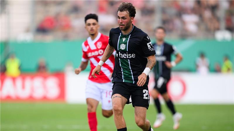 Kolja Oudenne traf für Hannover 96 im Test gegen den Hamburger SV.